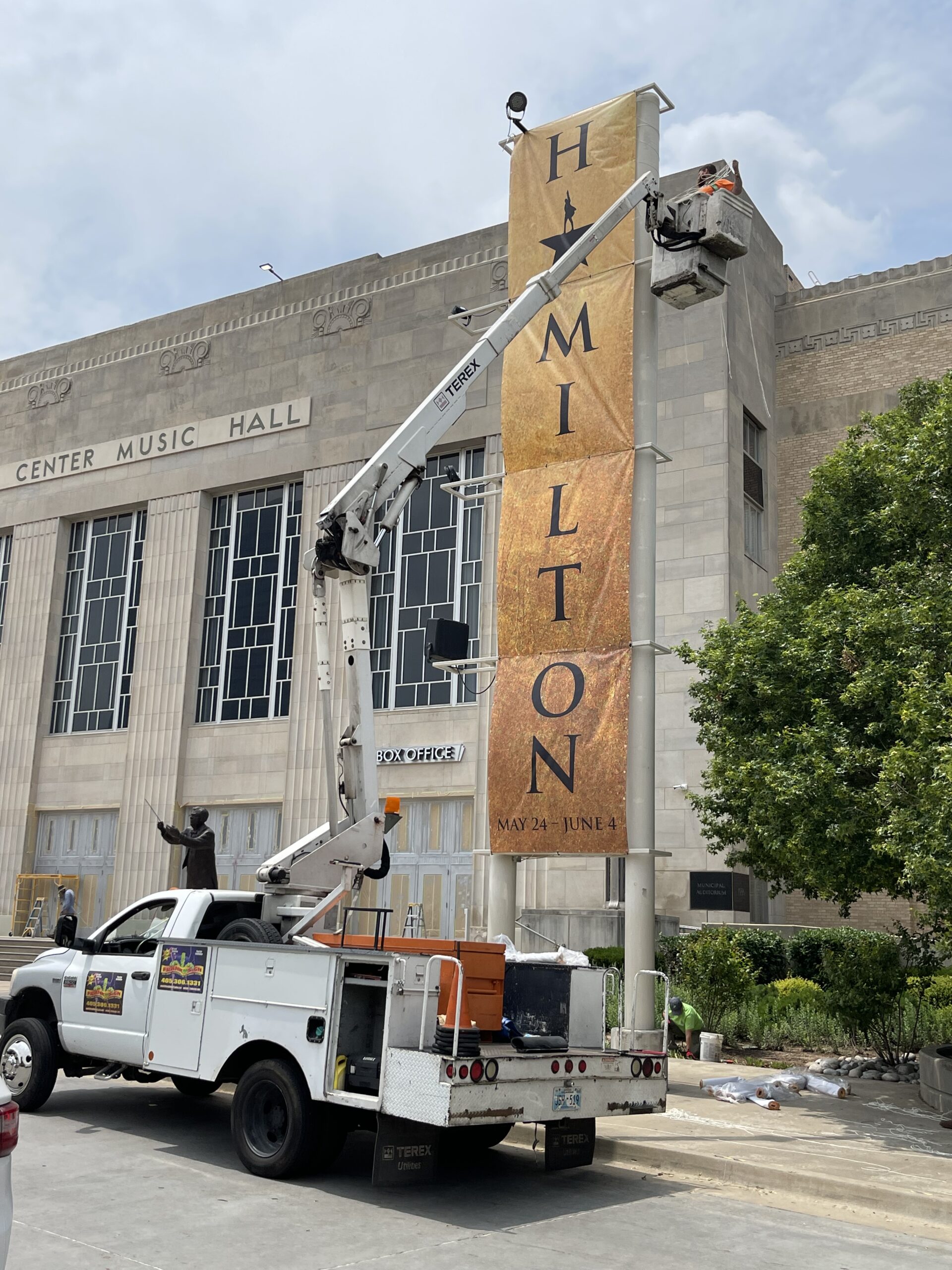 Banner or streamer installation 1