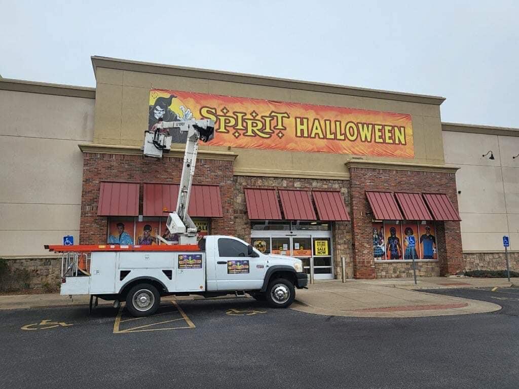 Banner or streamer installation 7